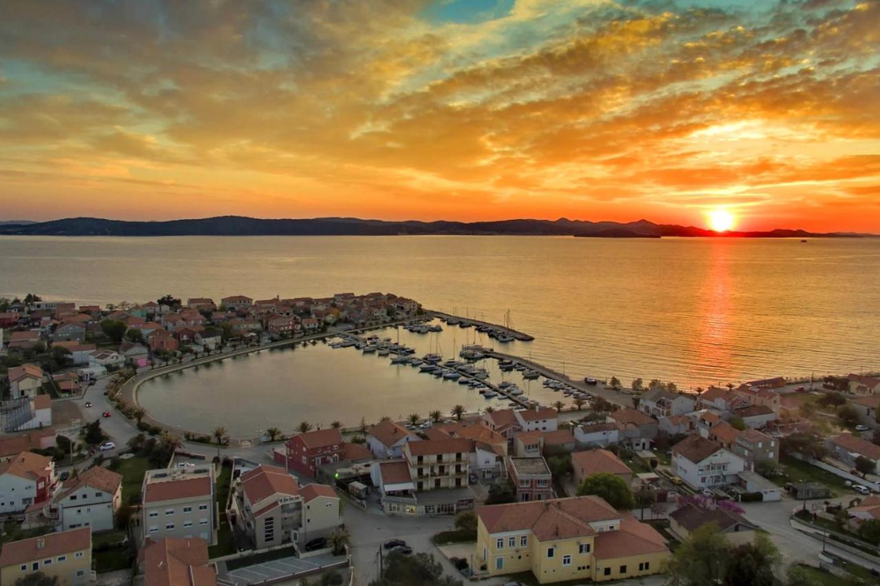 Apartments With A Parking Space Bibinje, Zadar - 18843 Extérieur photo